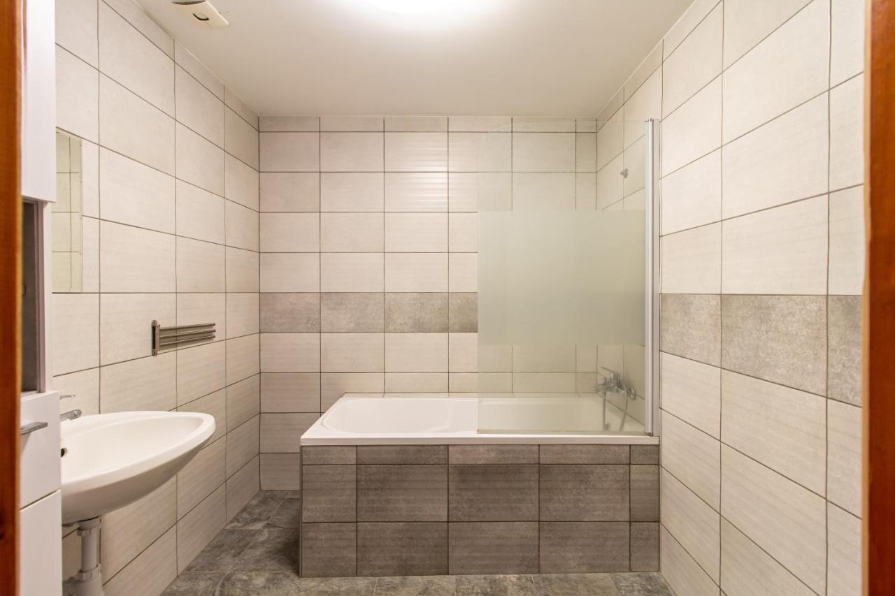 Deli Terasz B Apartman Free Parking, Self-Check-In Anytime ジュール エクステリア 写真