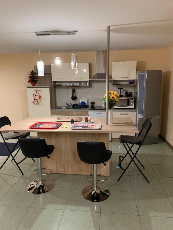 ジュールDeli Terasz B Apartman Free Parking, Self-Check-In Anytimeアパートメント エクステリア 写真