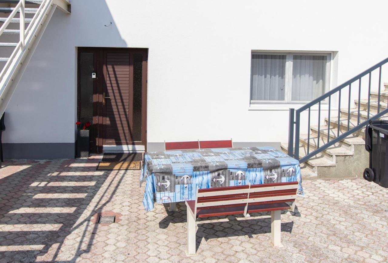 Deli Terasz B Apartman Free Parking, Self-Check-In Anytime ジュール エクステリア 写真