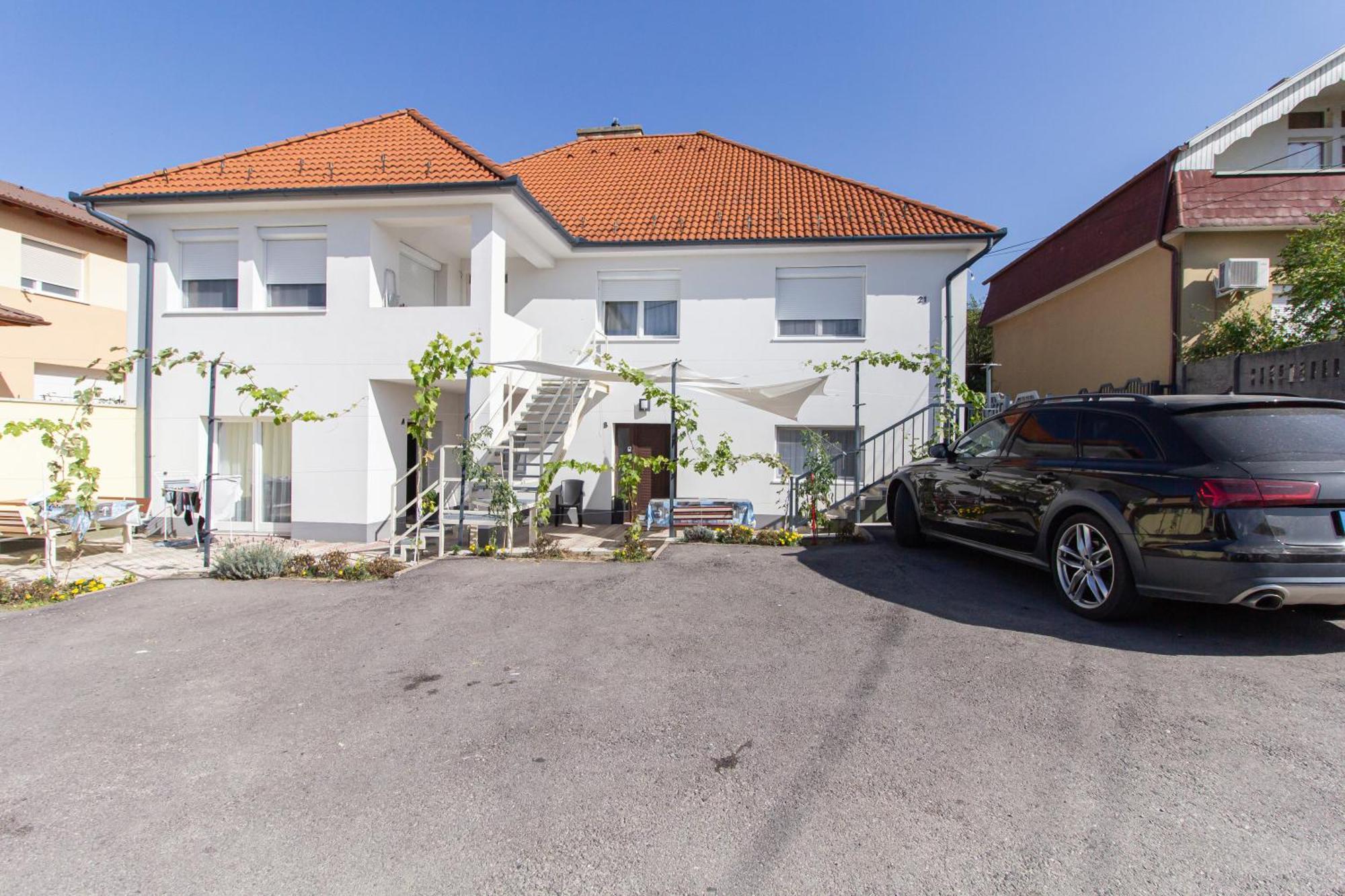 Deli Terasz B Apartman Free Parking, Self-Check-In Anytime ジュール エクステリア 写真